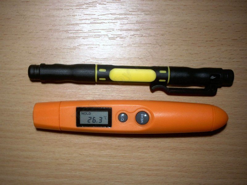 Малогабаритный инфракрасный бесконтактный термометр DT8250