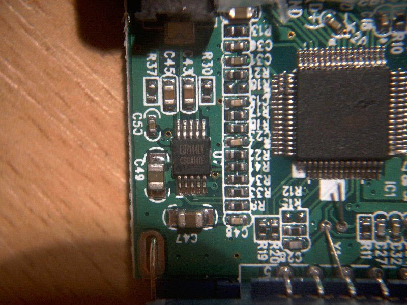 Конвертер HDMI-VGA.