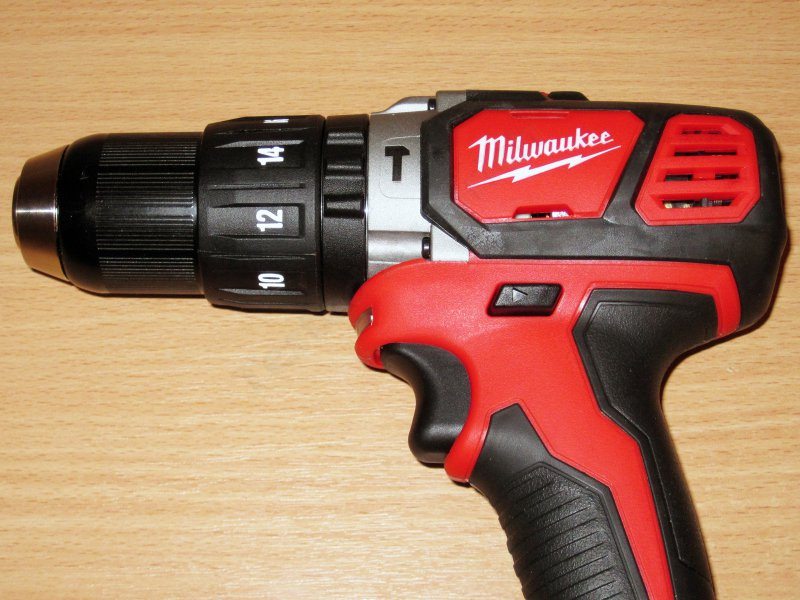 Milwaukee Electric Tool 2607-22CT M18 Hammer Drill Kit