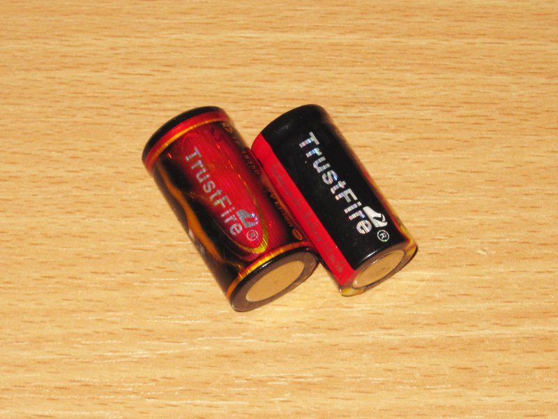 Аккумуляторы TrustFire и еще TrustFire, два TrustFire размера 14500 и 18350