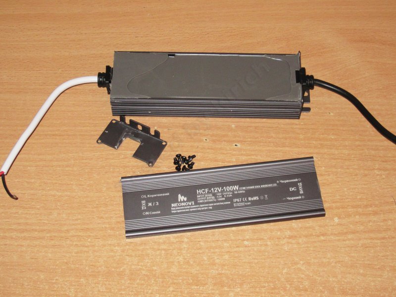 Девять 12 вольт блоков питания 40-350 ватт в герметичном исполнении Девять 12 вольт блоков питания 40-350 ватт в герметичном исполнении