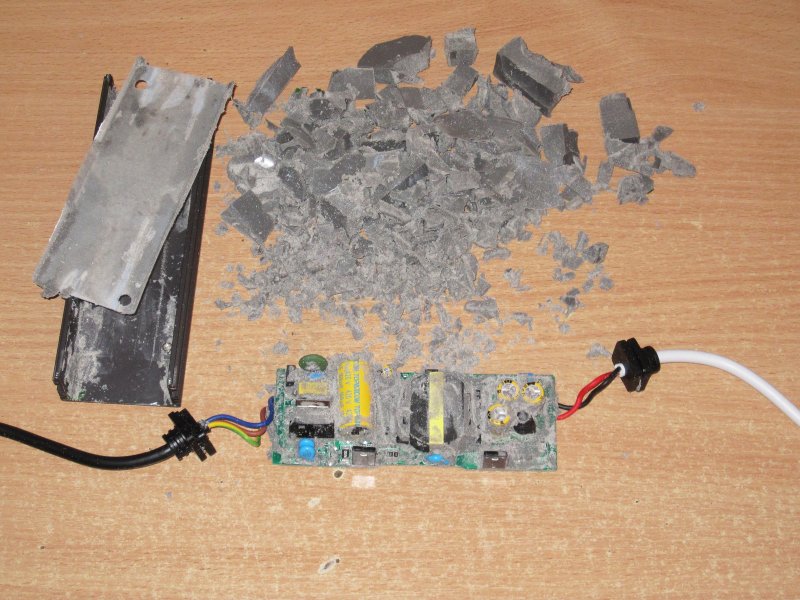 Девять 12 вольт блоков питания 40-350 ватт в герметичном исполнении Девять 12 вольт блоков питания 40-350 ватт в герметичном исполнении