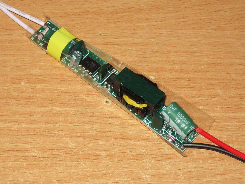 Шесть 12 вольт блоков-палок мощностью от 18 до 72 ватт