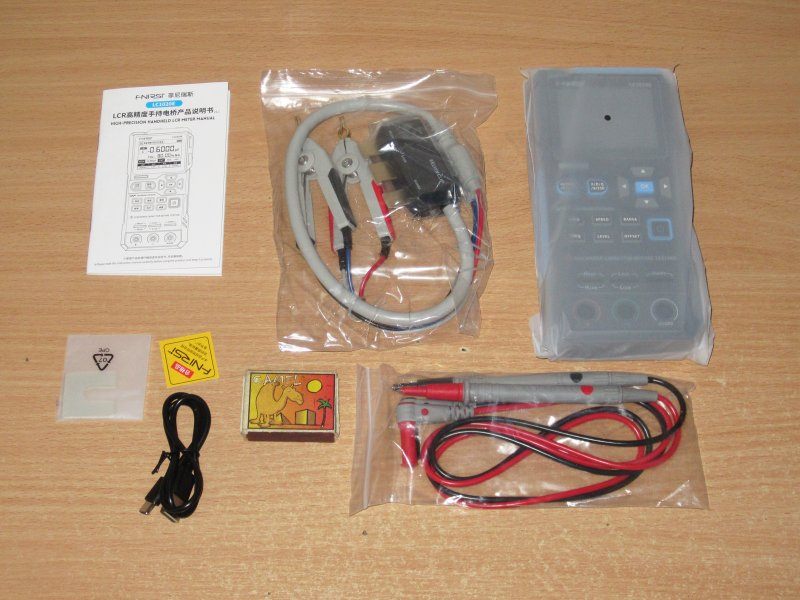 LCR-метр Fnirsi LC1020E LCR-метр Fnirsi LC1020E