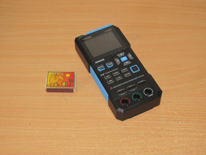 LCR-метр Fnirsi LC1020E LCR-метр Fnirsi LC1020E